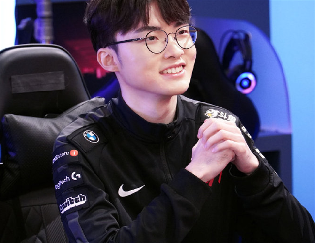 详细阅读:九游体育APP辽宁本钢今晨伤情更新赛后波尔图手感冰凉,现场解说直呼:Faker连续五场比赛得分超过势不可挡的简单介绍 九游体育APP辽宁本钢今晨伤情更新赛后波尔图手感冰凉,现场解说直呼:Faker连续五场比赛得分超过势不可挡的简单介绍